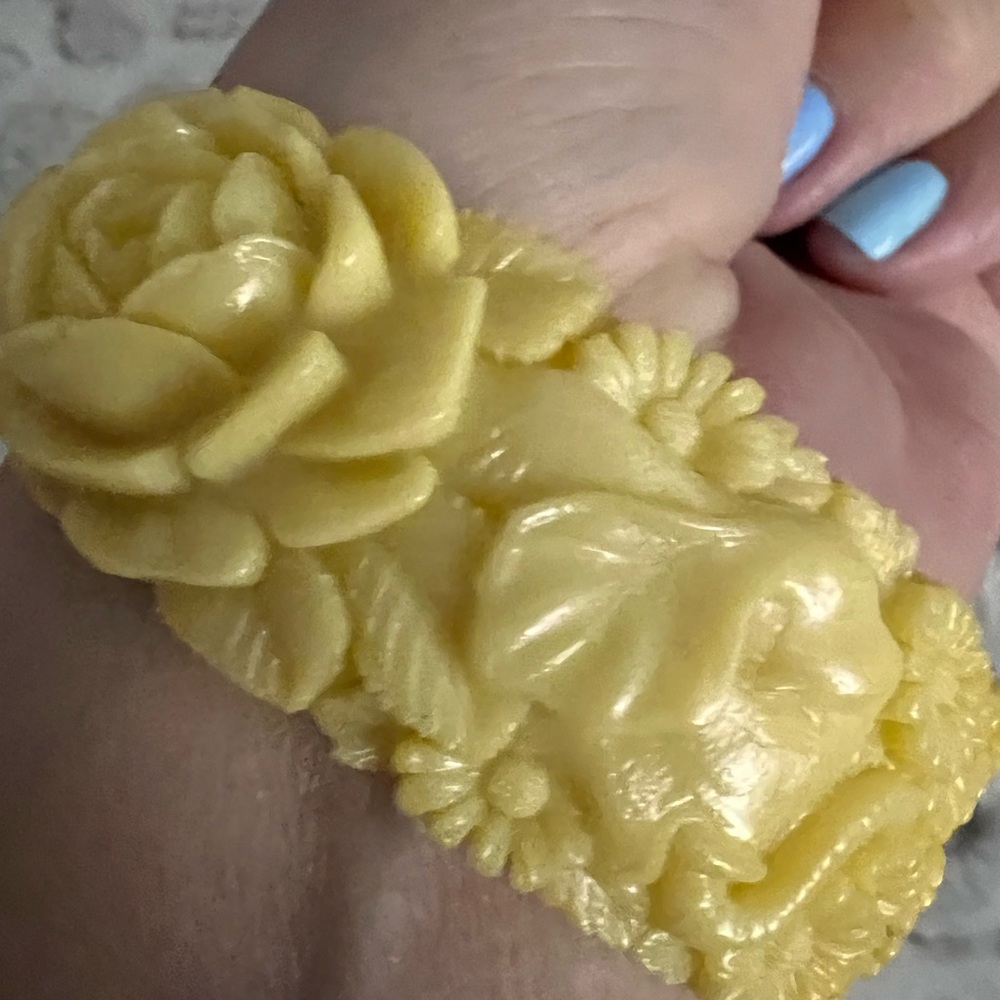 1920-1930’s Vintage, used Celluloid Elephant bangle.